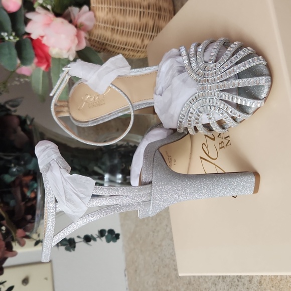 Jewel Badgley Mischka silver heels - Picture 3 of 4